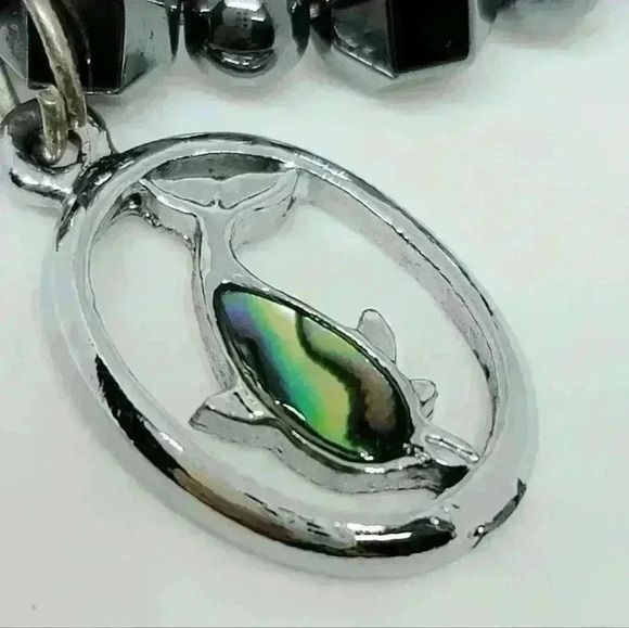 Beautiful Shiny Beaded Bracelet with Dolphin Pendant - Picture 2 of 4